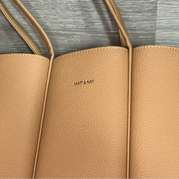 MATT & NAT - HYDE Light pink tote bag w/ laptop sleeve - Picture 5 of 12